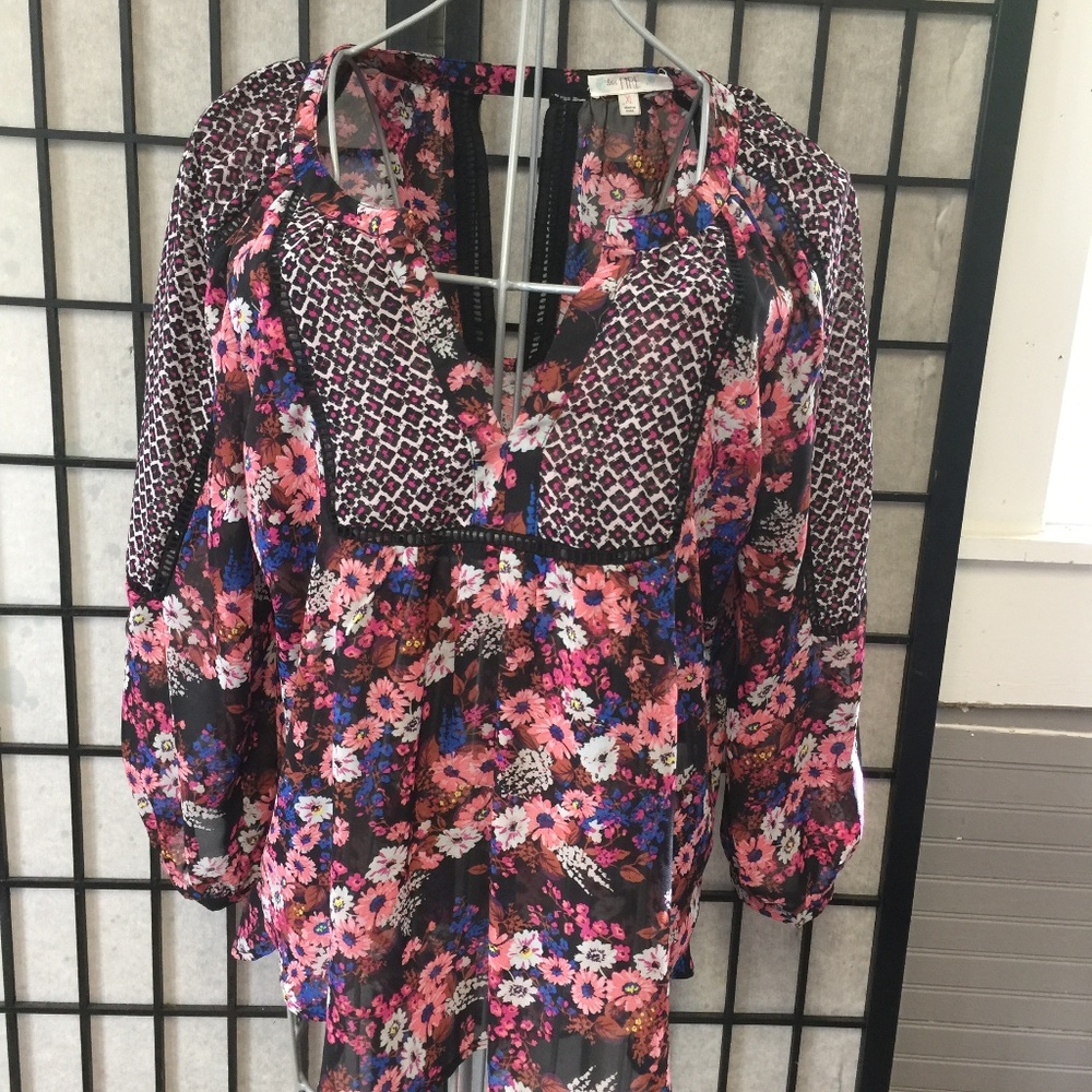 * FREE GIFT *LOVE FIRE XL MULTI COLOR BLOUSE XL